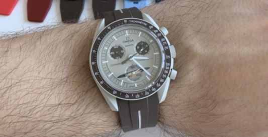Pourquoi choisir un bracelet en silicone pour ma Moonswatch ?