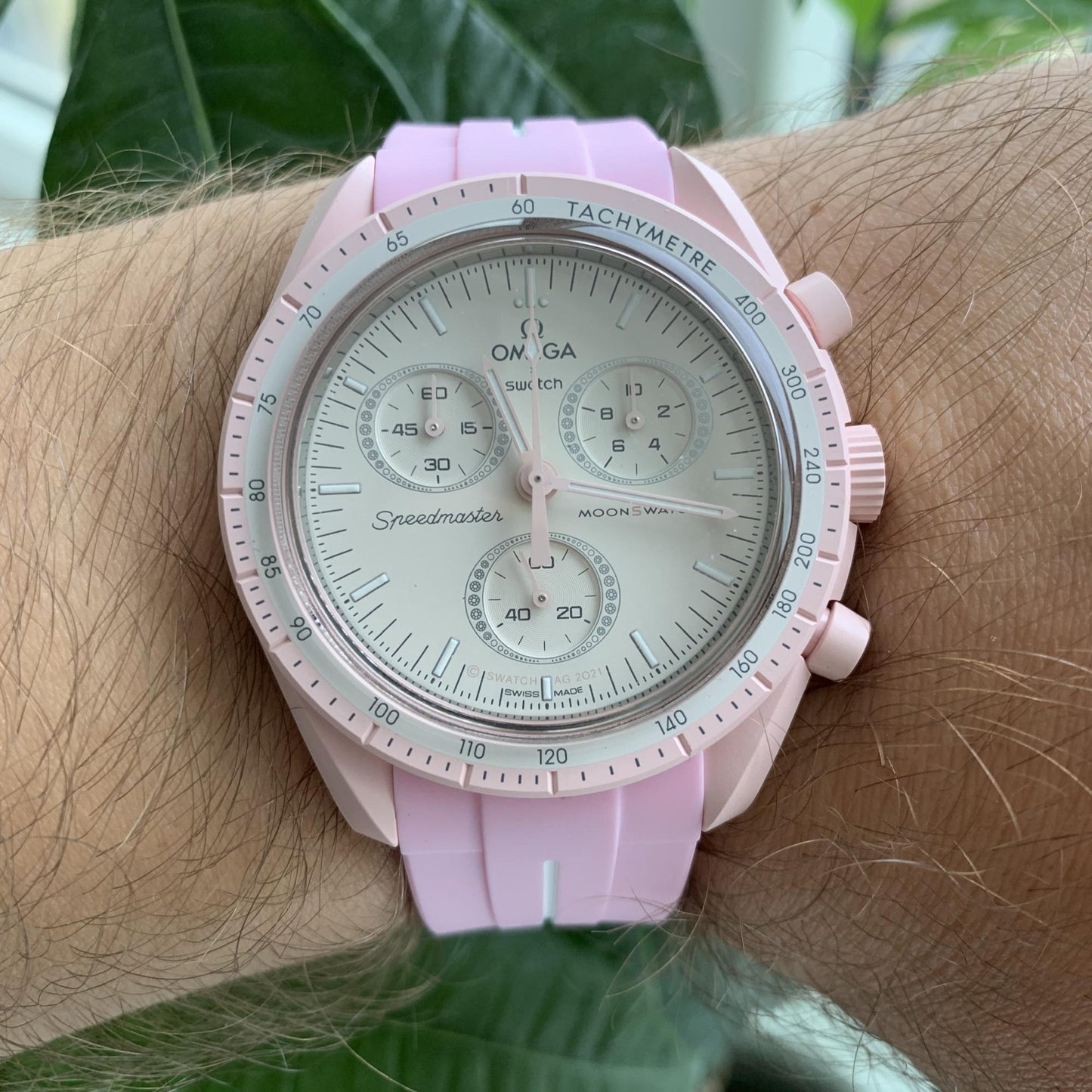 Omega Swatch MoonSwatch cinturino strap rosa e bianco