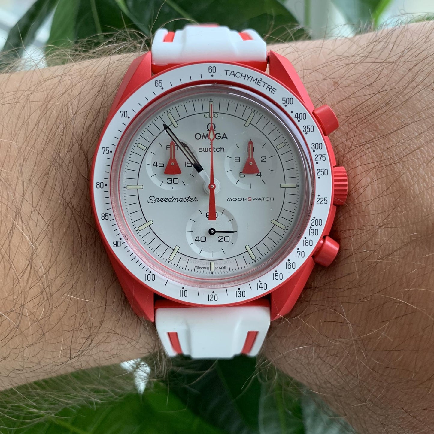 Omega Swatch MoonSwatch cinturino strap bianco rosso silicone